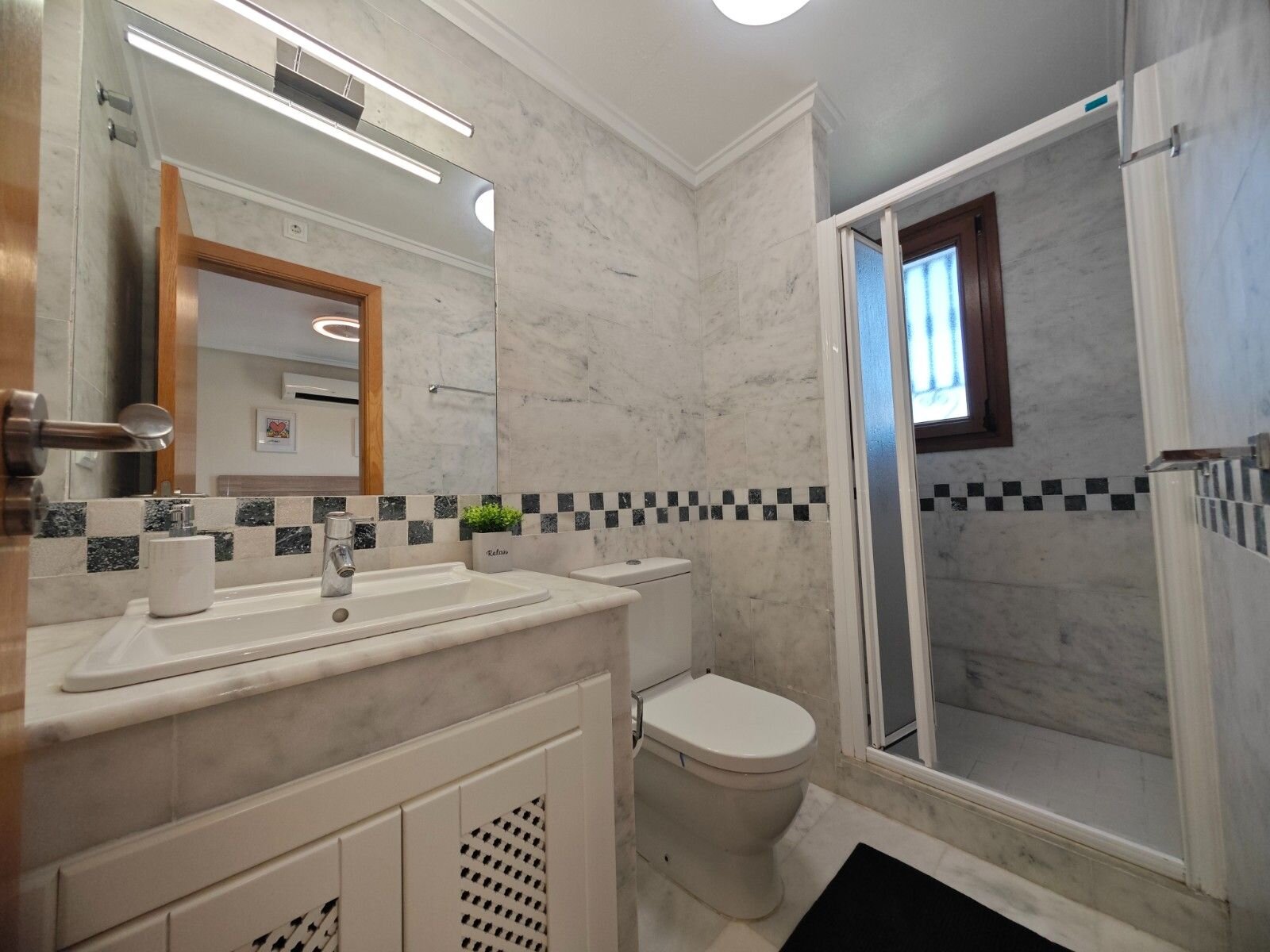 2-Bedroom Apartment in Comunidad Valenciana, Algorfa - Image 31
