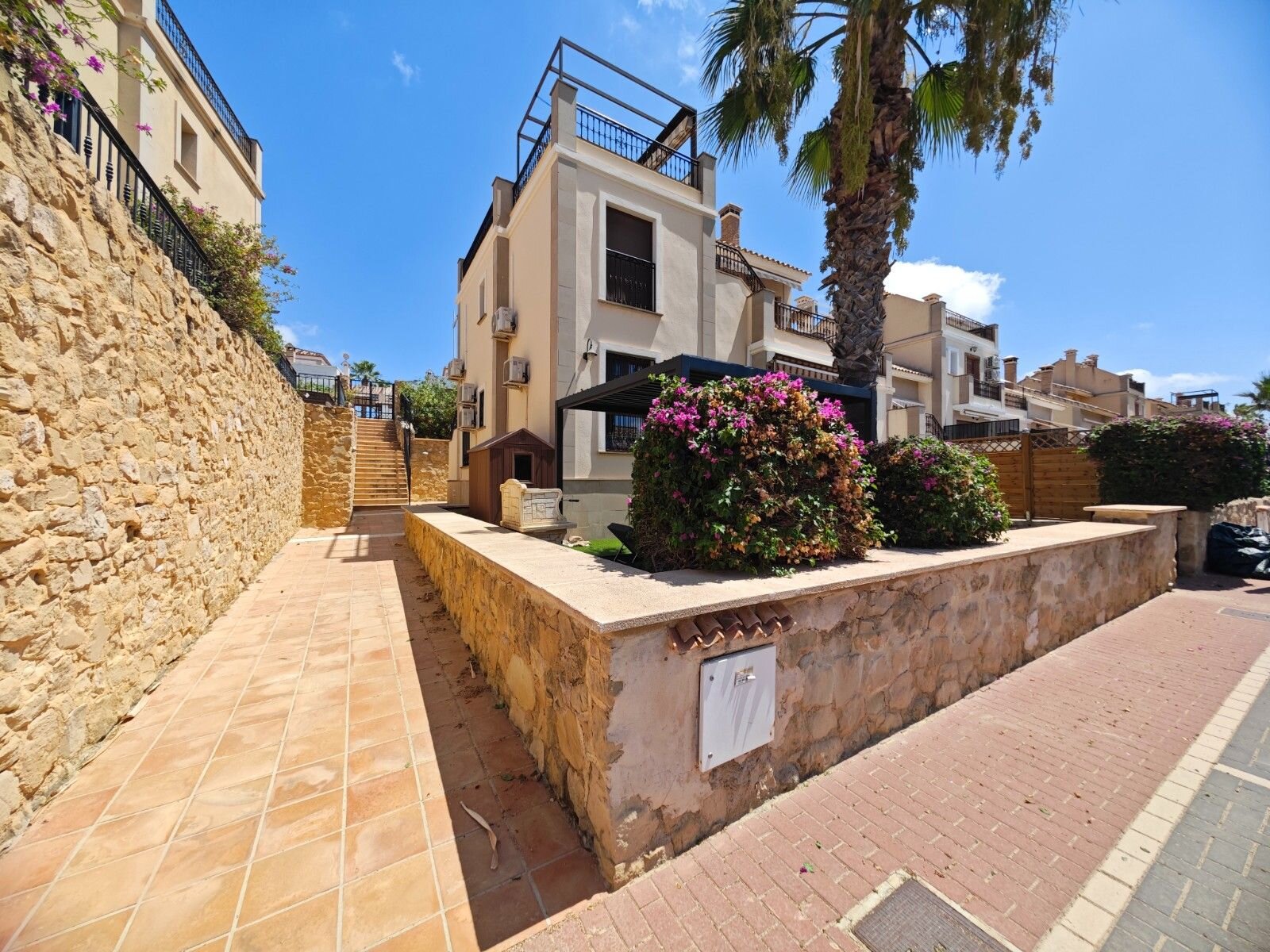 2-Bedroom Apartment in Comunidad Valenciana, Algorfa - Image 36