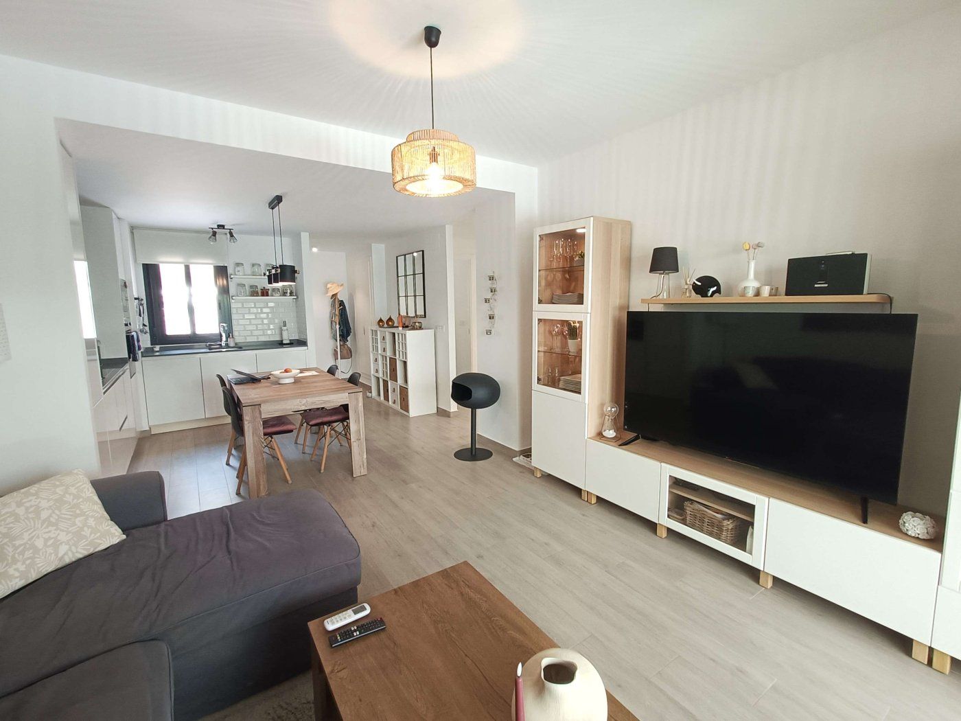 3-Bedroom Apartment in Bellavista, San Miguel de Salinas - Image 5