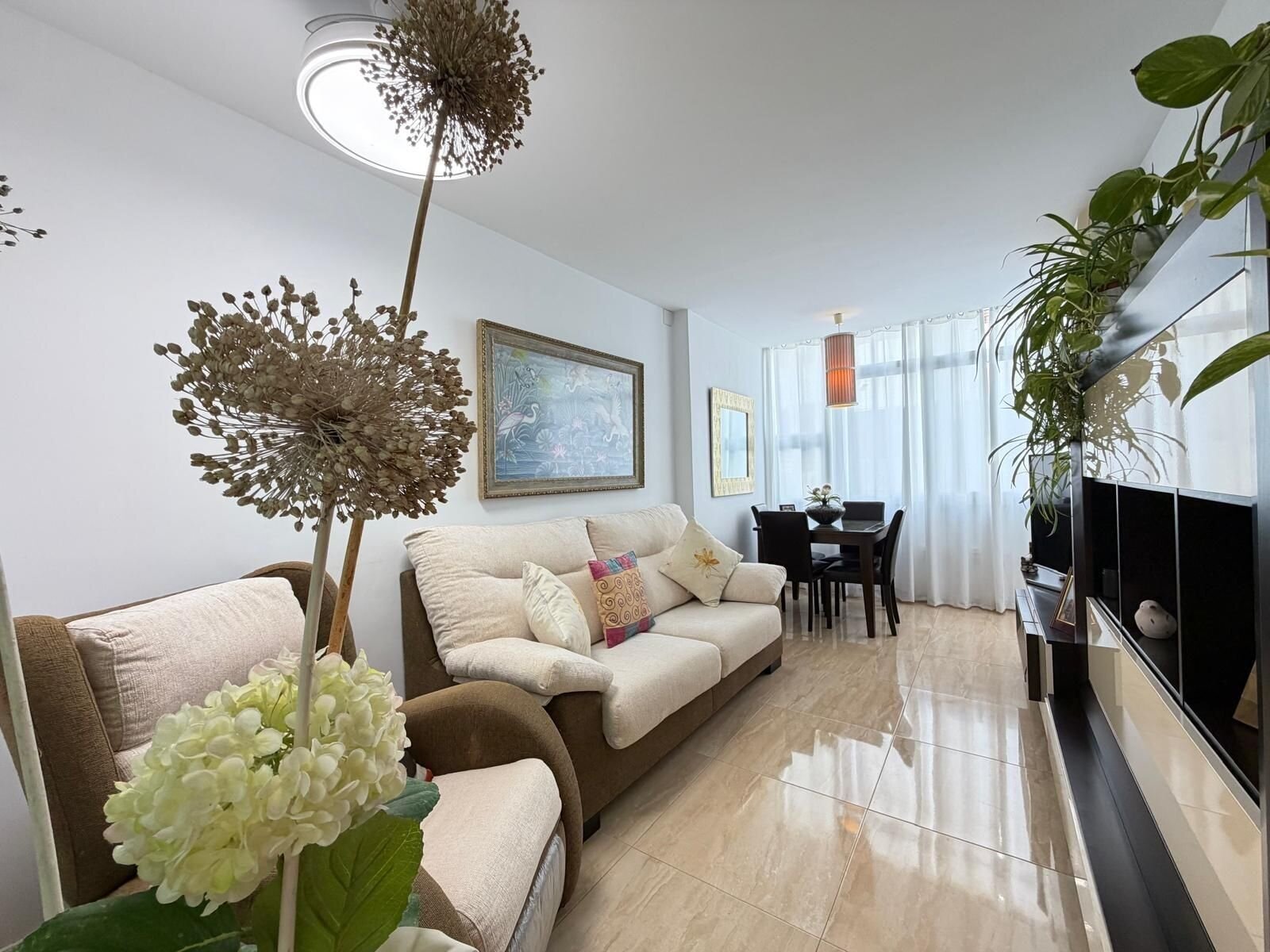 2-Bedroom Apartment in Paseo Maritimo, Torrevieja - Image 1