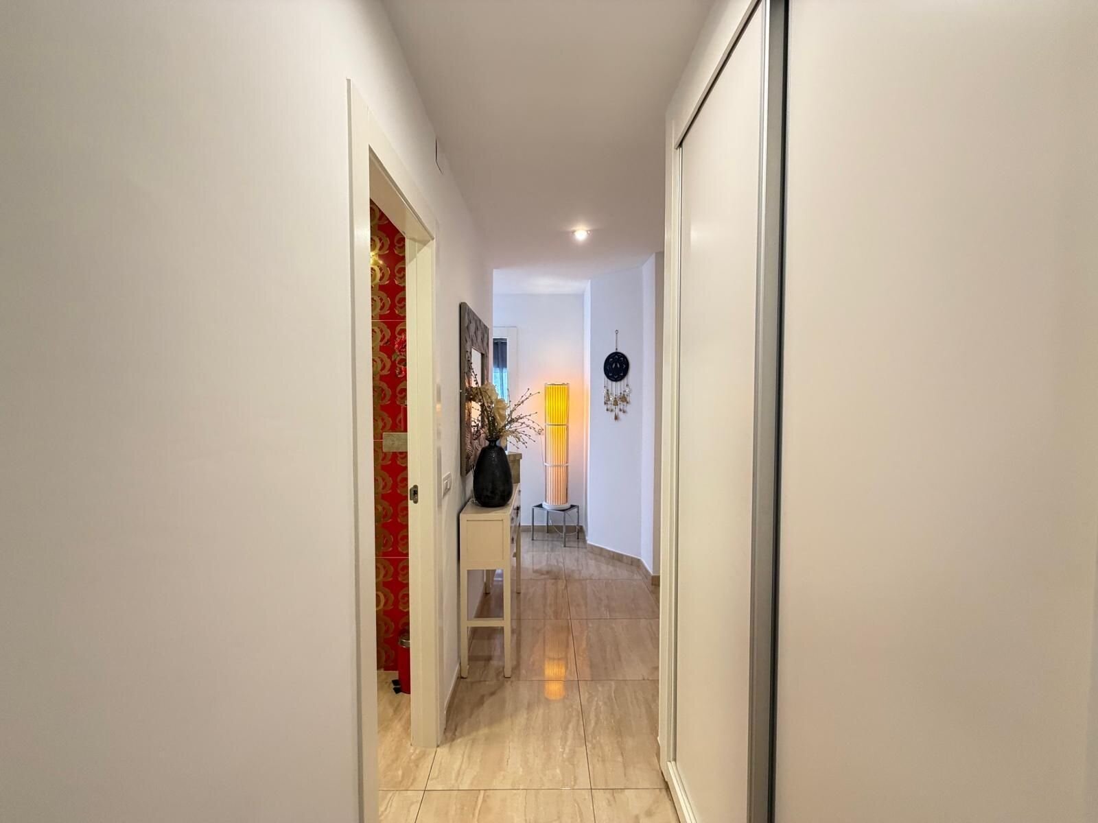 2-Bedroom Apartment in Paseo Maritimo, Torrevieja - Image 12