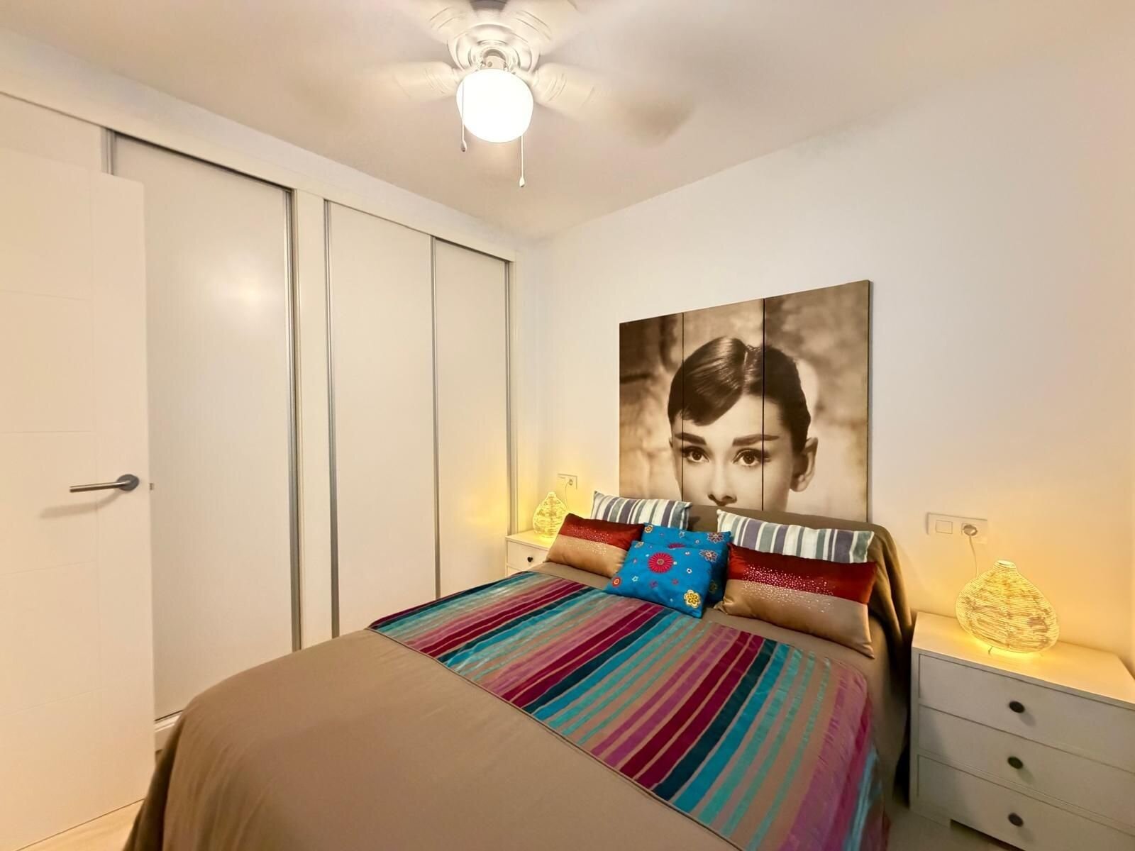 2-Bedroom Apartment in Paseo Maritimo, Torrevieja - Image 15
