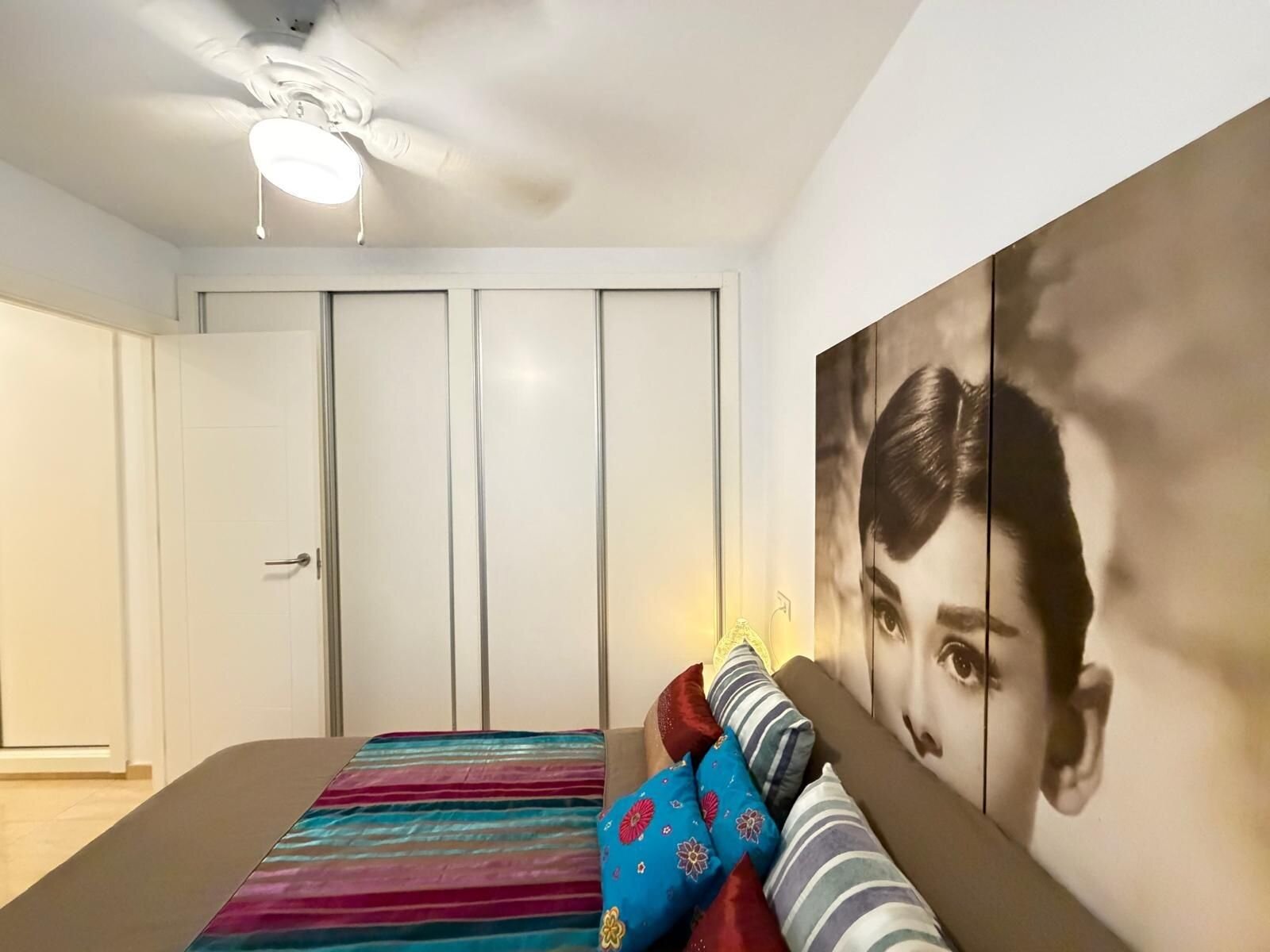 2-Bedroom Apartment in Paseo Maritimo, Torrevieja - Image 16
