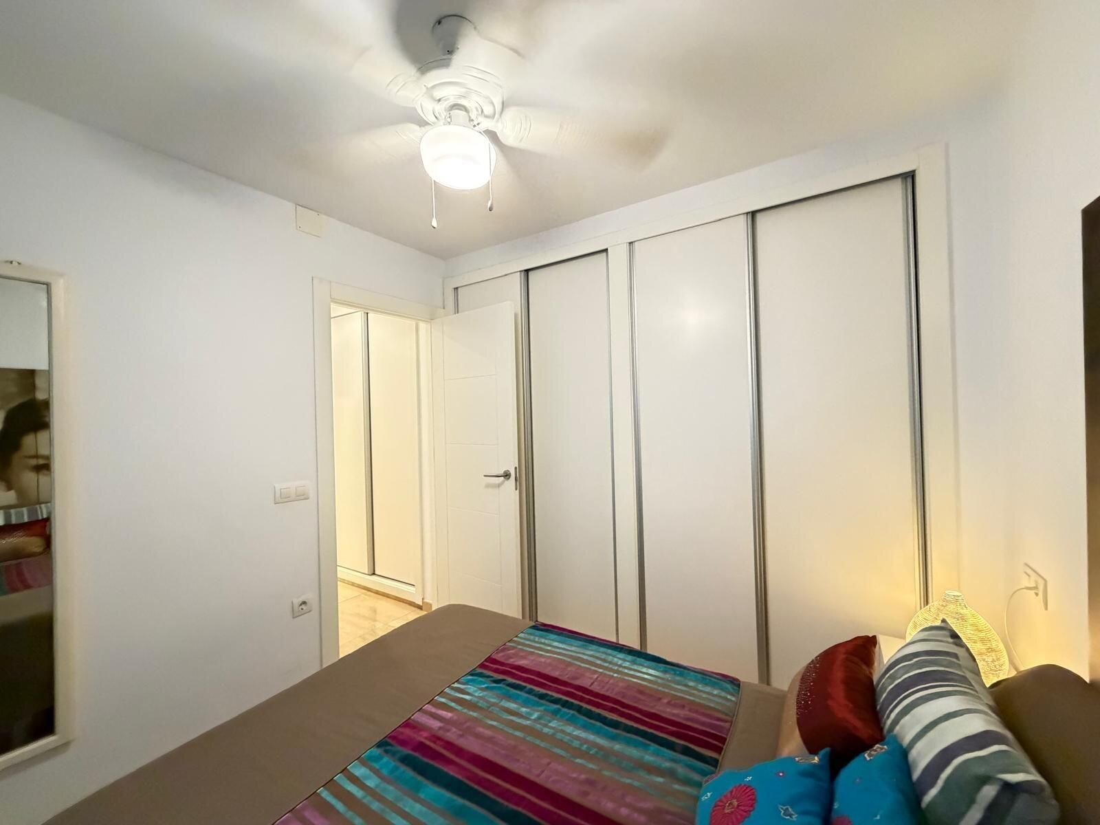 2-Bedroom Apartment in Paseo Maritimo, Torrevieja - Image 17