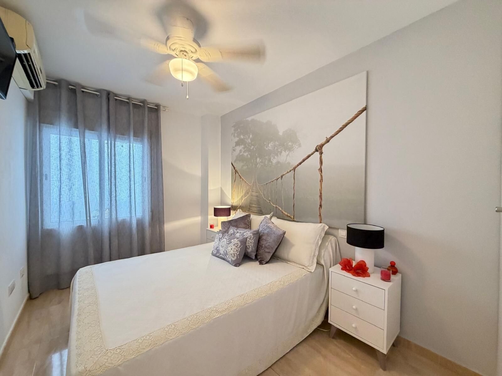 2-Bedroom Apartment in Paseo Maritimo, Torrevieja - Image 20
