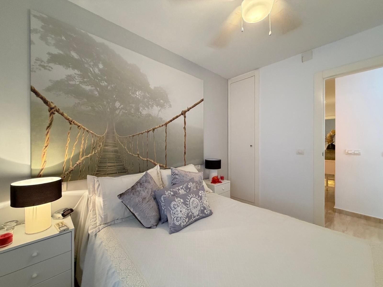 2-Bedroom Apartment in Paseo Maritimo, Torrevieja - Image 23