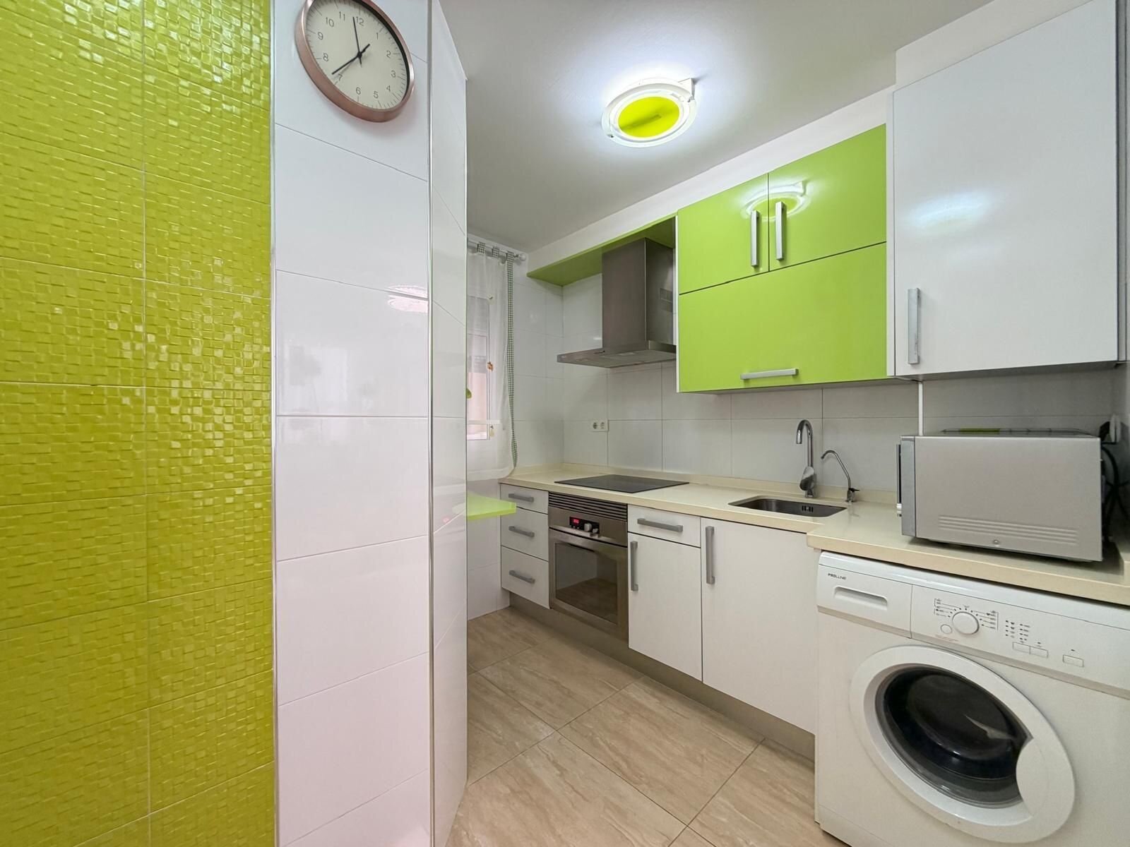2-Bedroom Apartment in Paseo Maritimo, Torrevieja - Image 27