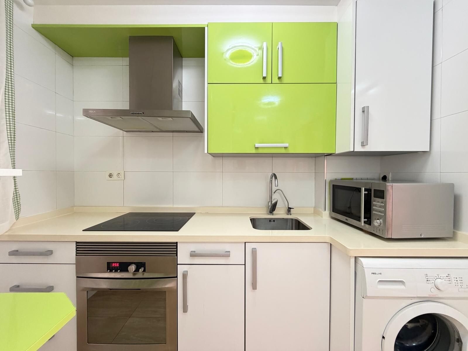 2-Bedroom Apartment in Paseo Maritimo, Torrevieja - Image 28