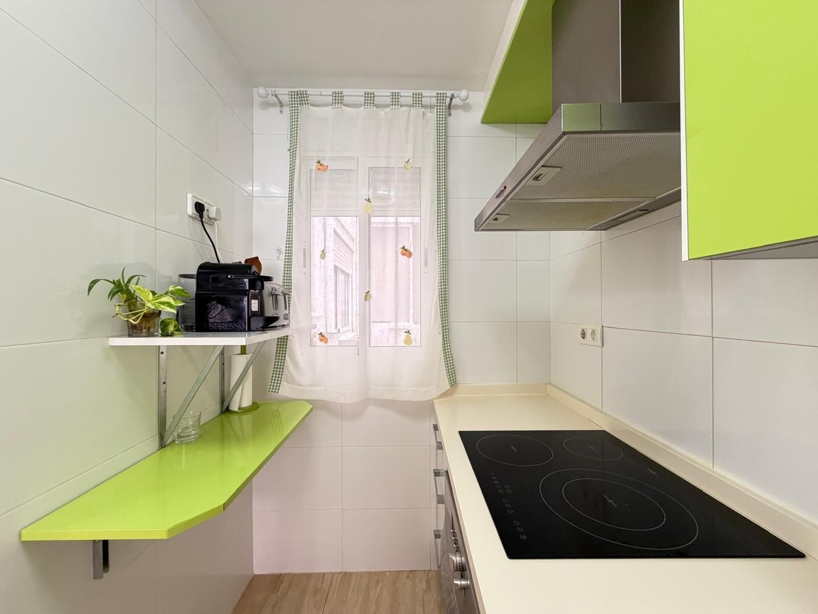 2-Bedroom Apartment in Paseo Maritimo, Torrevieja - Image 30