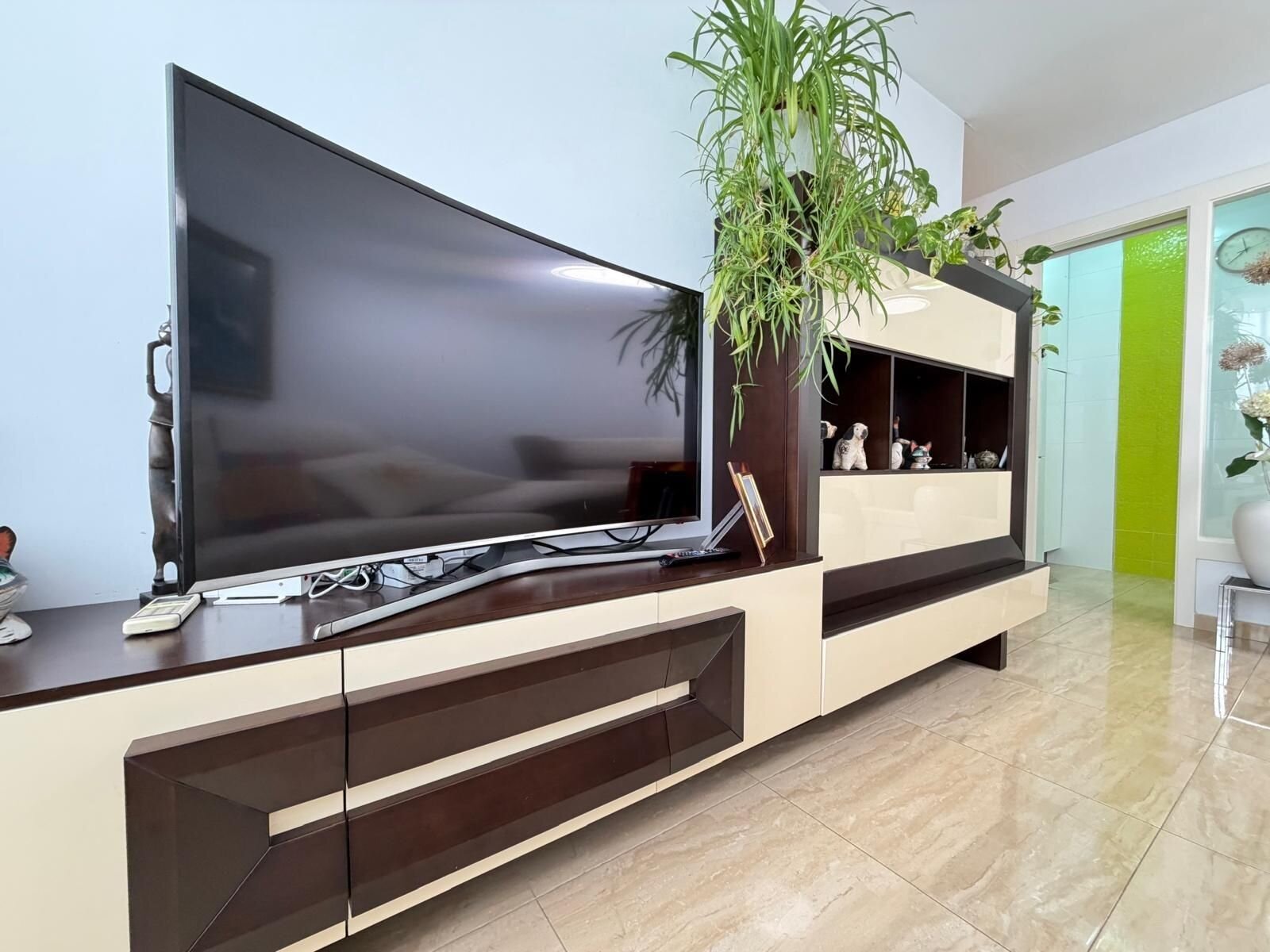 2-Bedroom Apartment in Paseo Maritimo, Torrevieja - Image 39