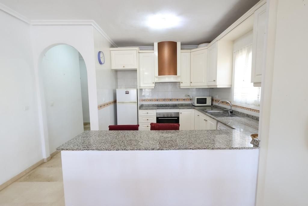 2-Bedroom Apartment in Lomas de Cabo Roig, Orihuela Costa - Image 3