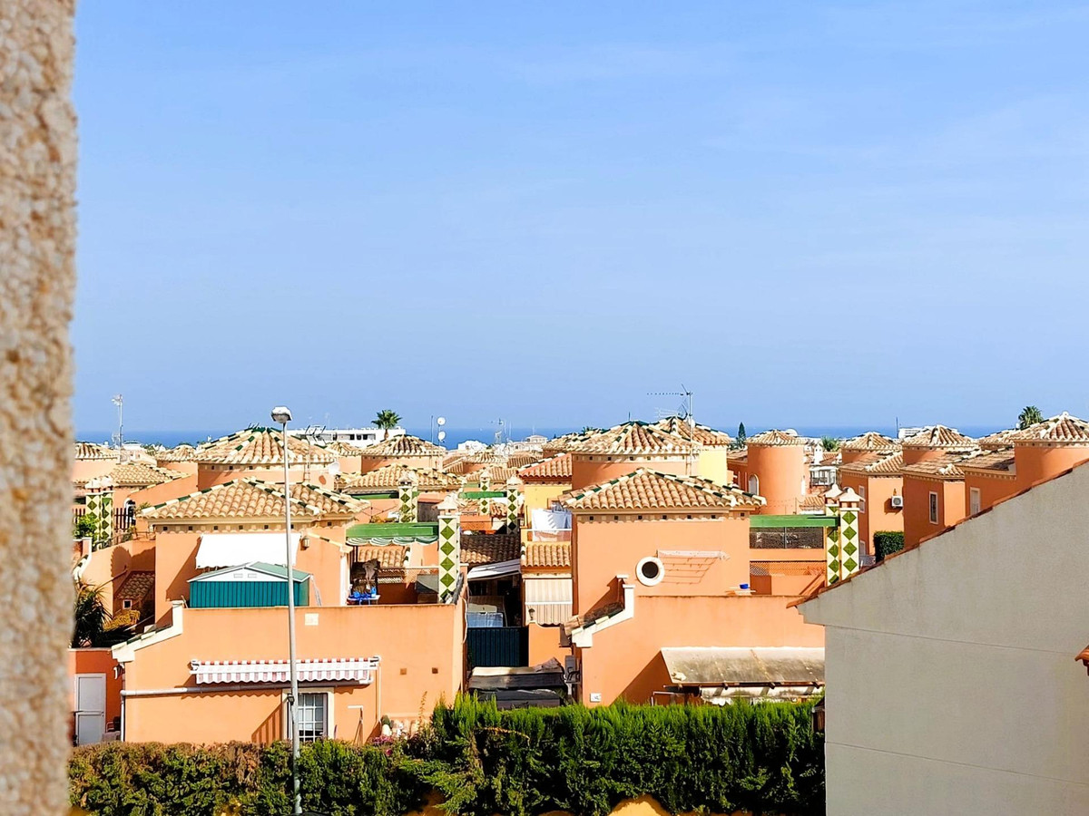 2-Bedroom Bungalow in Playa Flamenca, Orihuela Costa | Su... - Image 18