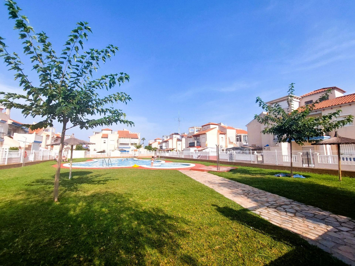 2-Bedroom Bungalow in Playa Flamenca, Orihuela Costa | Su... - Image 5