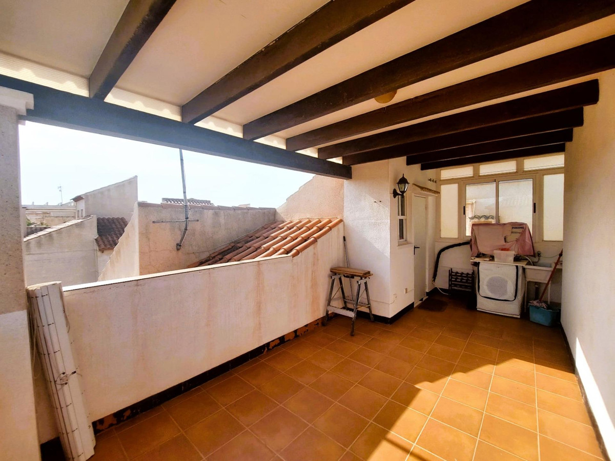 2-Bedroom Bungalow in Playa Flamenca, Orihuela Costa | Su... - Image 8