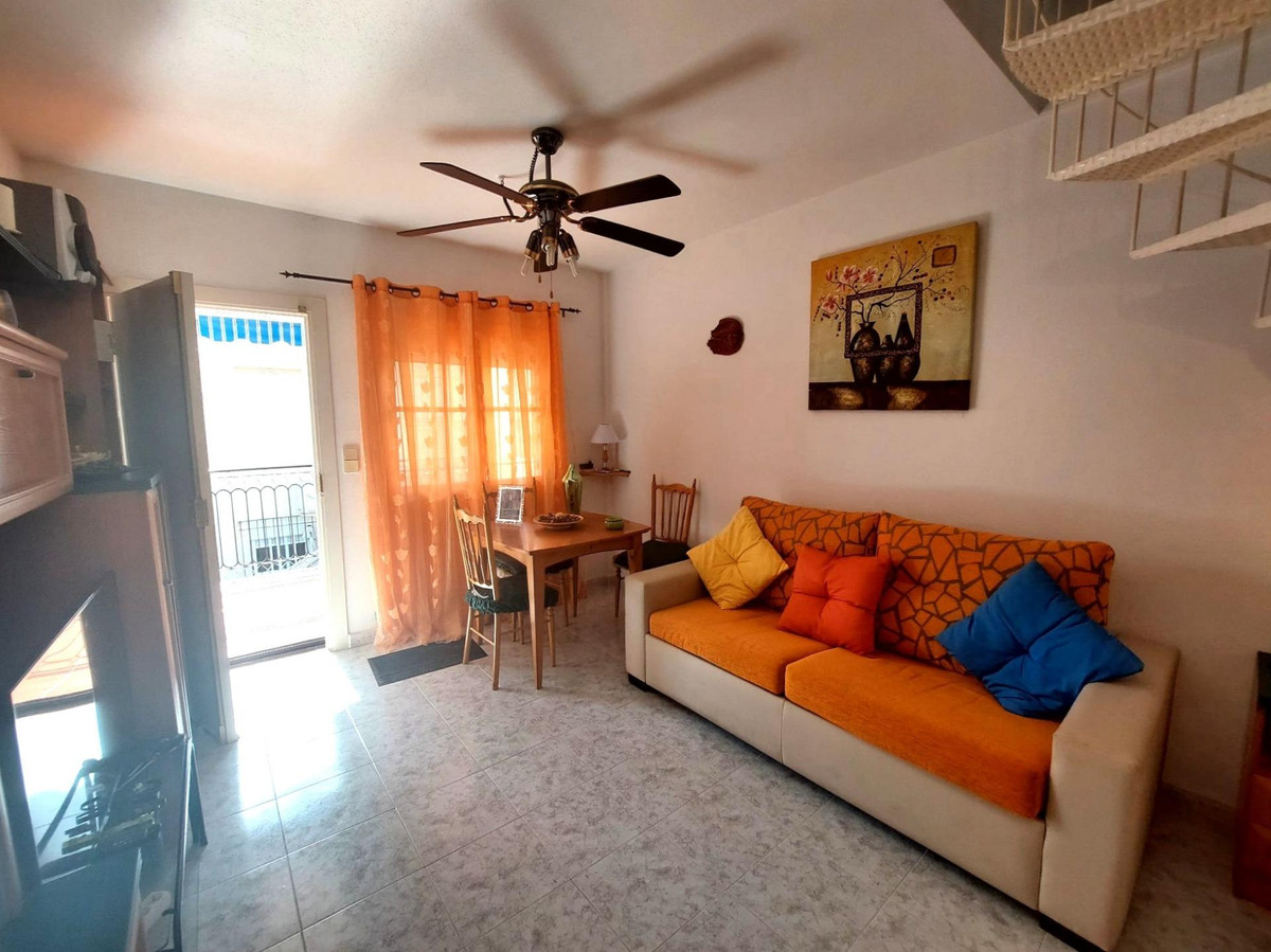 2-Bedroom Bungalow in Playa Flamenca, Orihuela Costa | Su... - Image 9