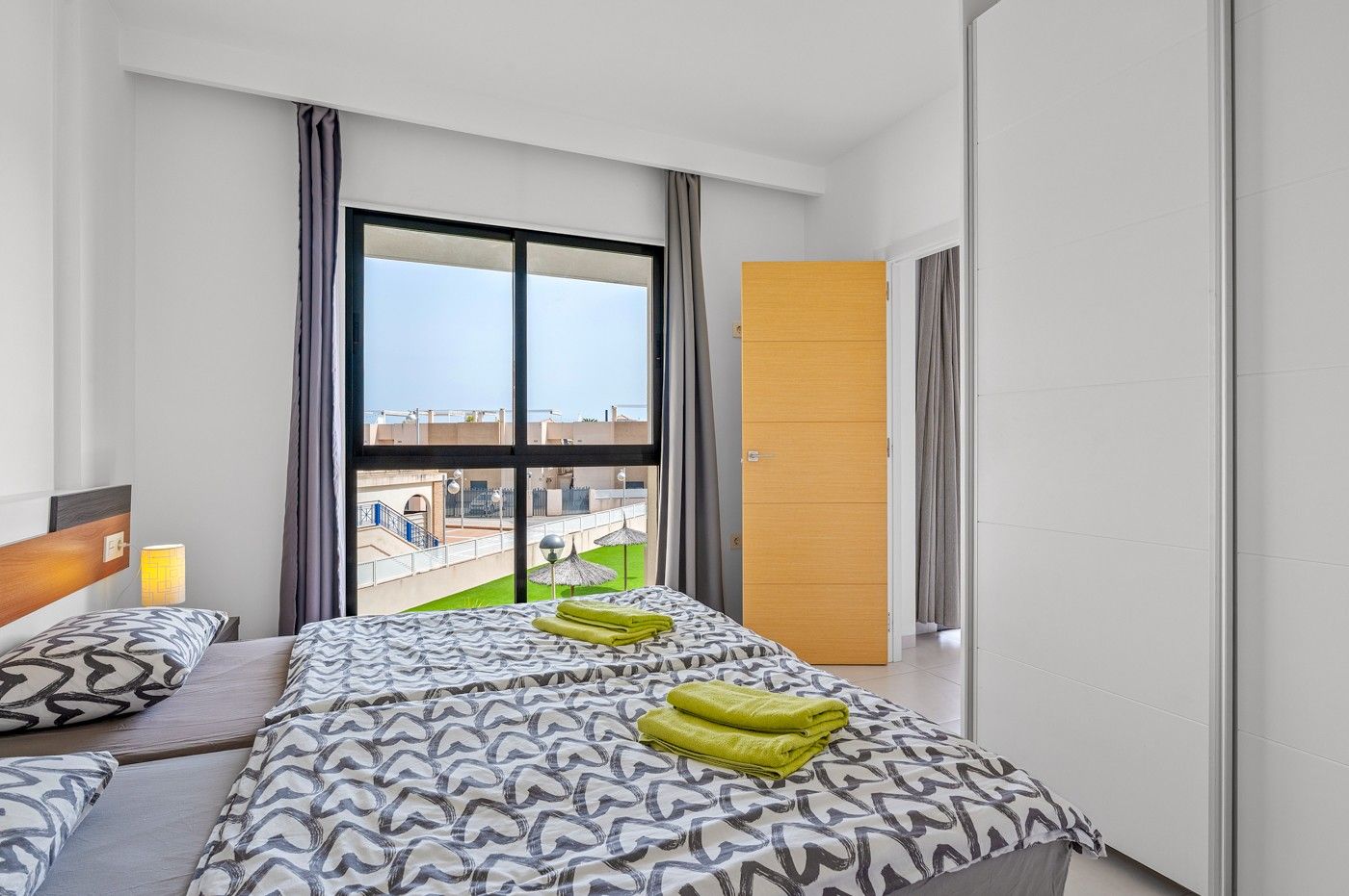2-Bedroom Apartment in Lomas de Cabo Roig, Orihuela Costa - Image 15