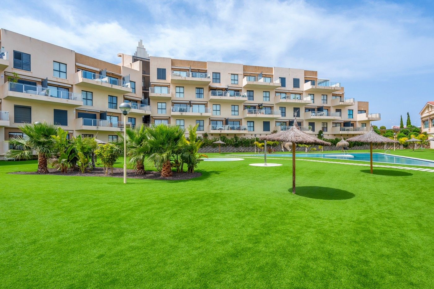 2-Bedroom Apartment in Lomas de Cabo Roig, Orihuela Costa - Image 2