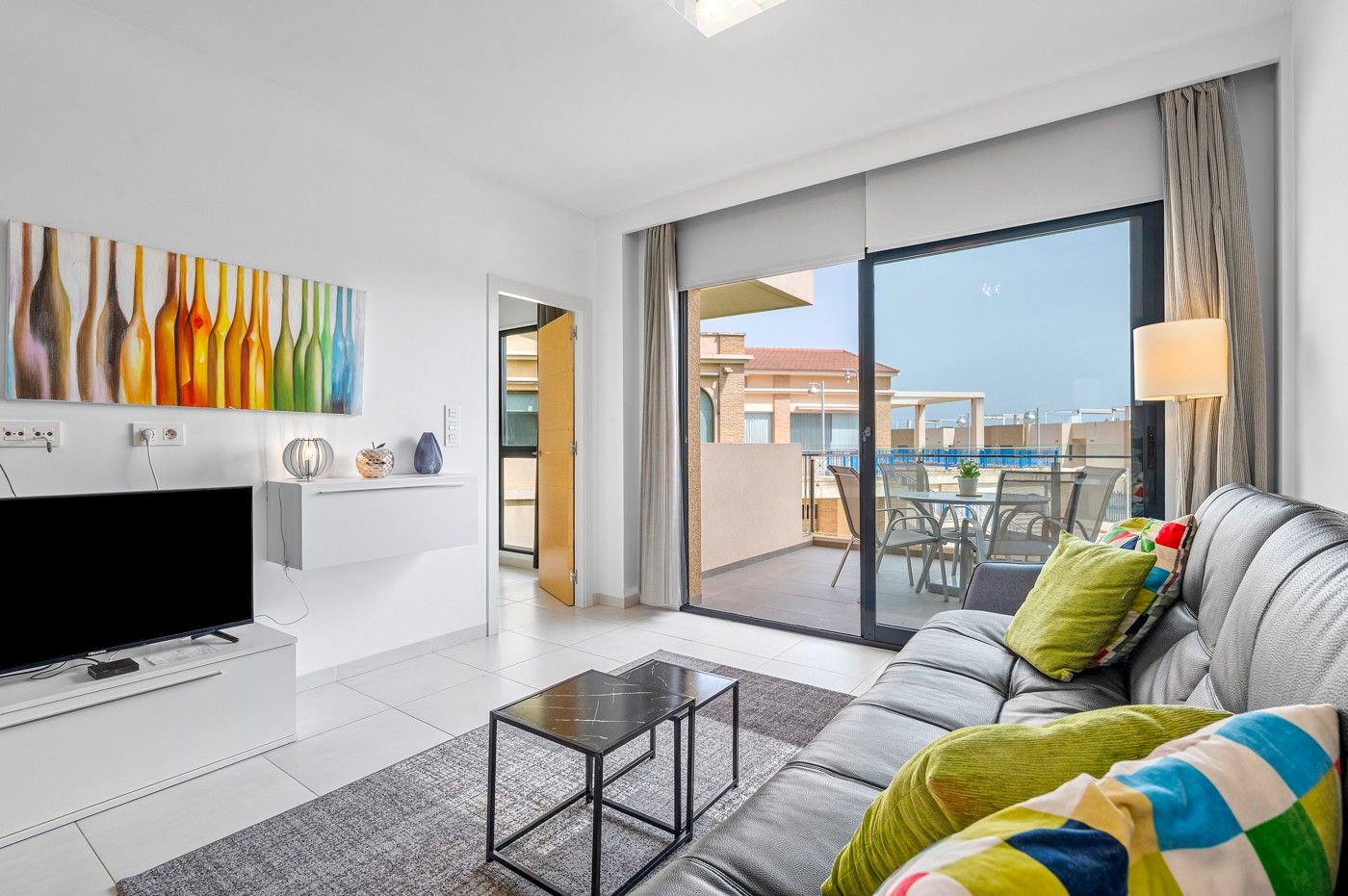 2-Bedroom Apartment in Lomas de Cabo Roig, Orihuela Costa - Image 3