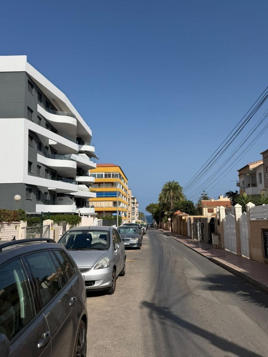 2-Bedroom Apartment in Punta Prima, Torrevieja - Image 4