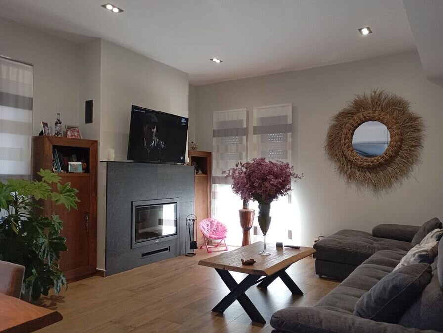 3-Bedroom Villa in Comunidad Valenciana, Almoradi - Image 6