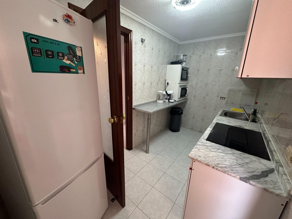 2-Bedroom Middle Floor Apartment in  Torrevieja | Sunny C... - Image 11