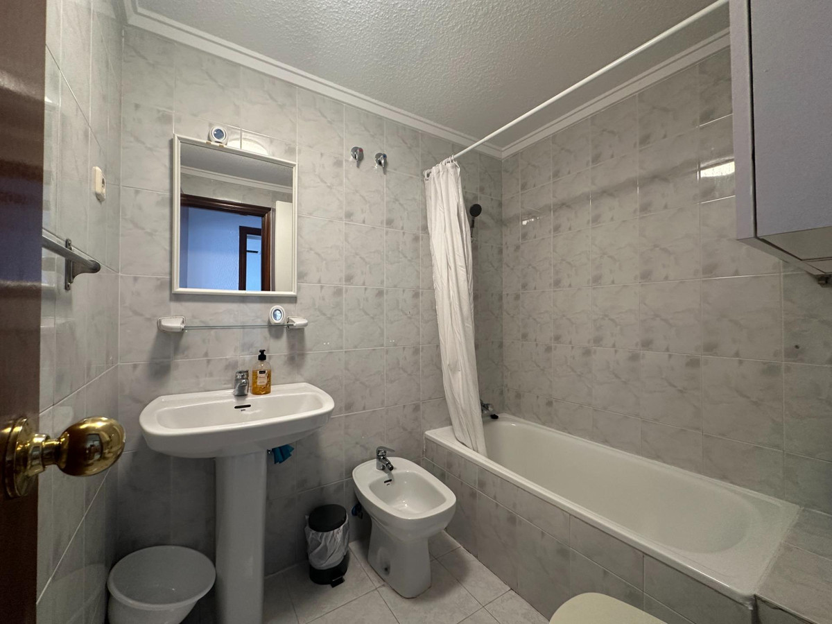 2-Bedroom Middle Floor Apartment in  Torrevieja | Sunny C... - Image 8