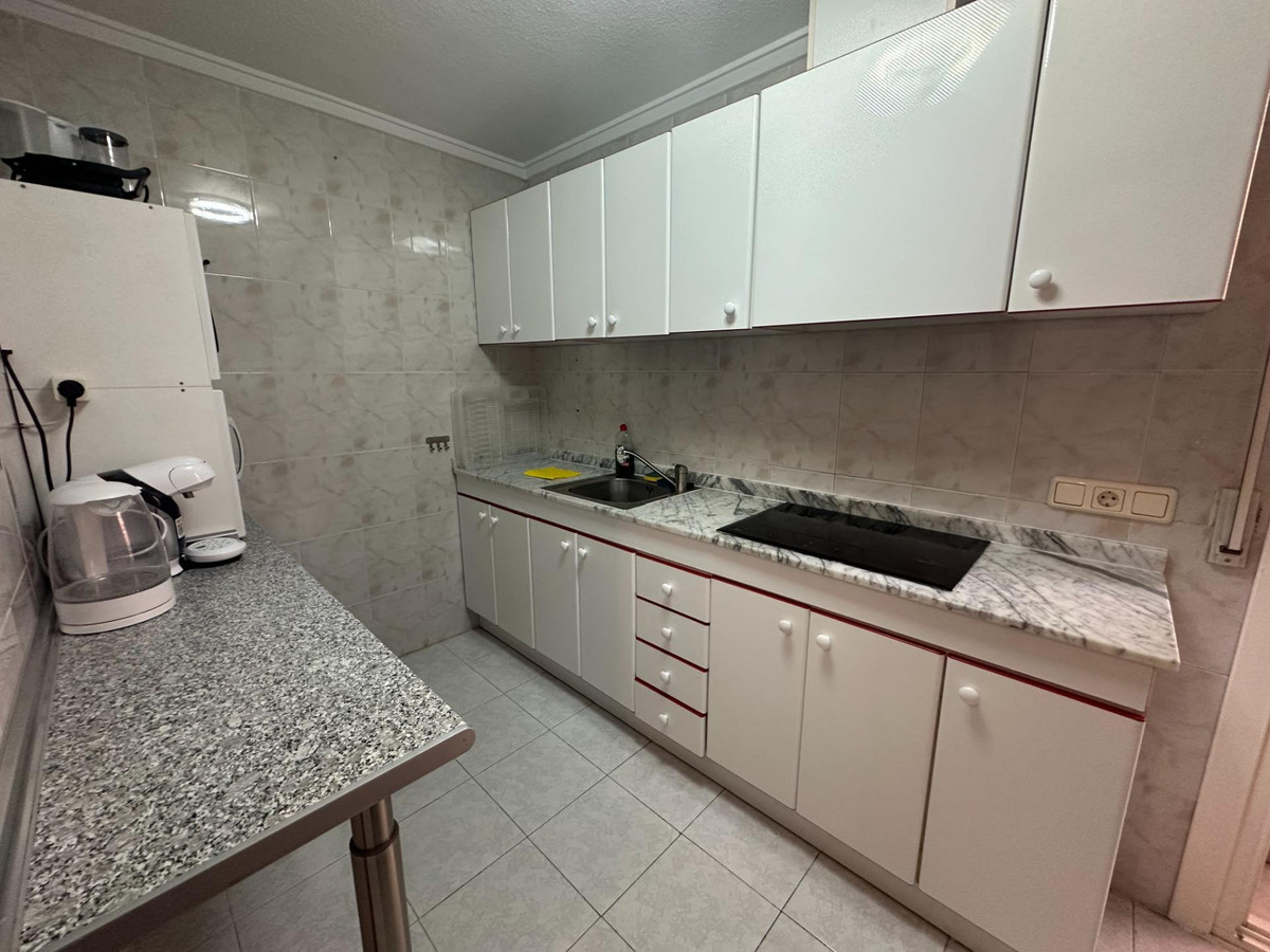 2-Bedroom Middle Floor Apartment in  Torrevieja | Sunny C... - Image 9