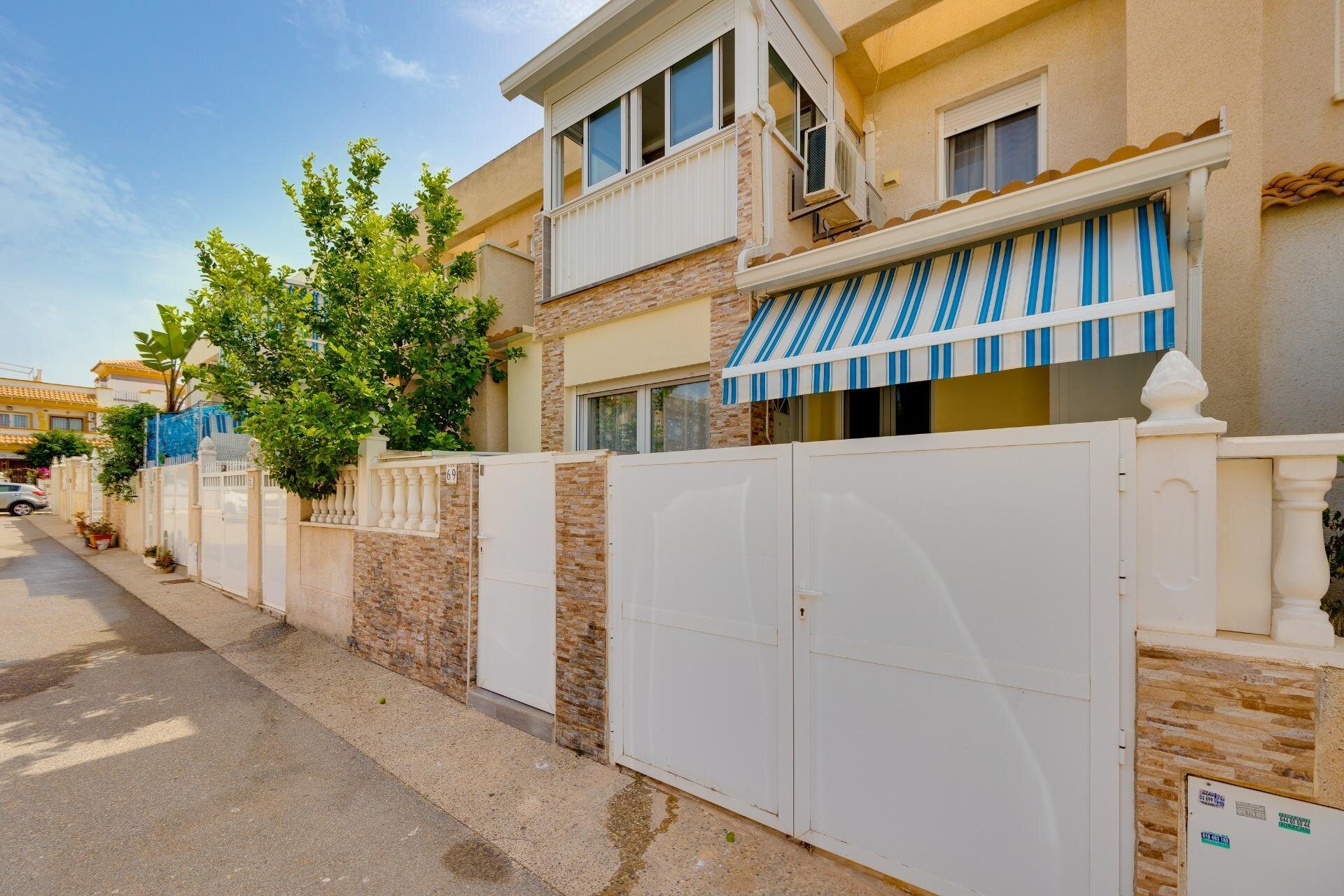 2-Bedroom House in Zona los Frutales, Torrevieja - Image 32