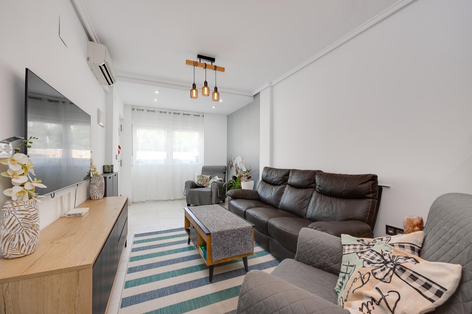 2-Bedroom House in Zona los Frutales, Torrevieja - Image 8