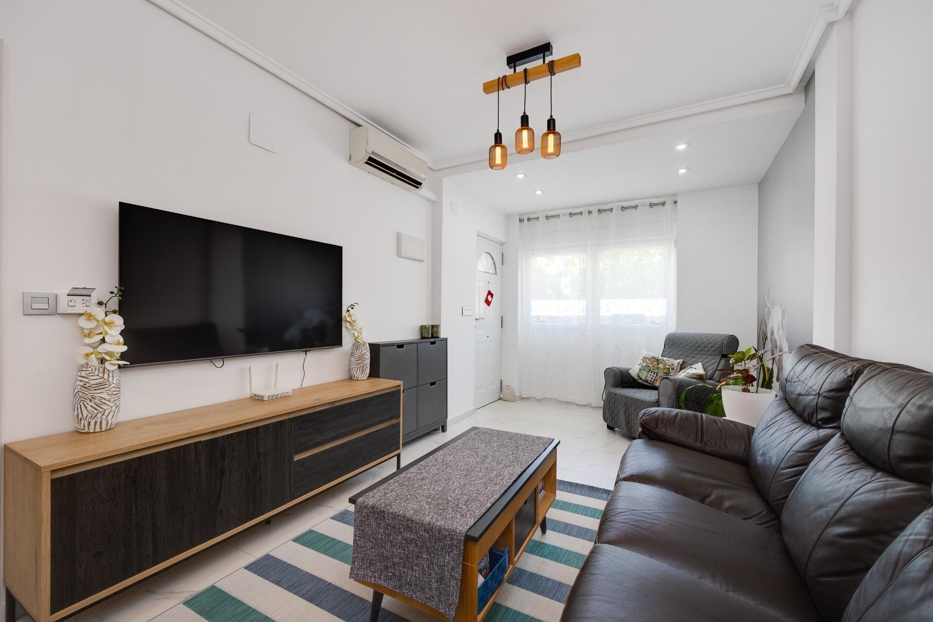 2-Bedroom House in Zona los Frutales, Torrevieja - Image 9