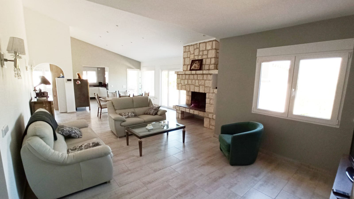 5-Bedroom Detached House in  Calpe | Sunny Casas - Costa ... - Image 14