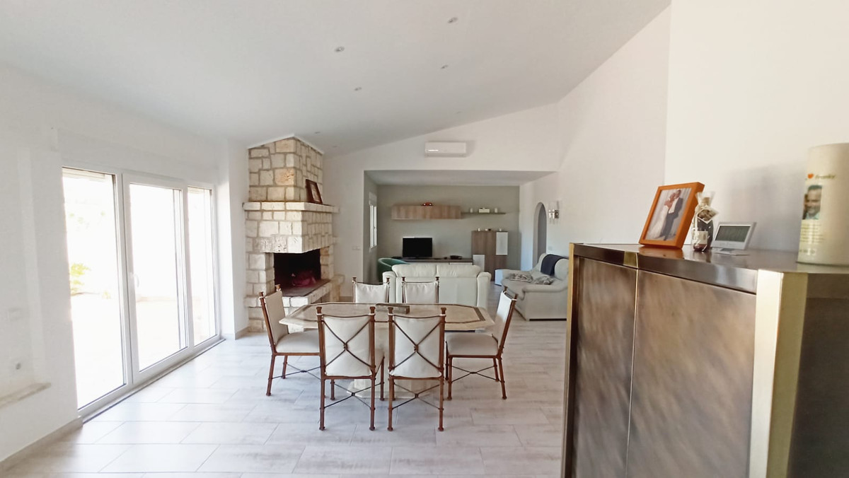 5-Bedroom Detached House in  Calpe | Sunny Casas - Costa ... - Image 18