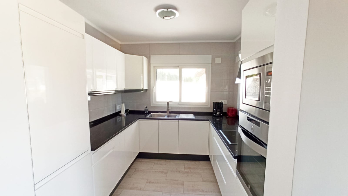 5-Bedroom Detached House in  Calpe | Sunny Casas - Costa ... - Image 23