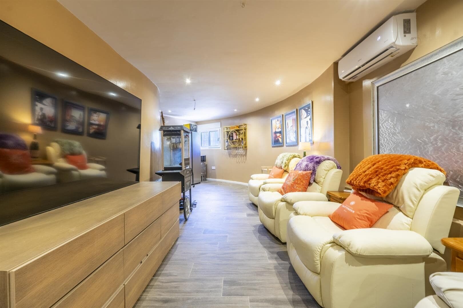 6-Bedroom Villa in La Manga del Mar Menor - Image 30