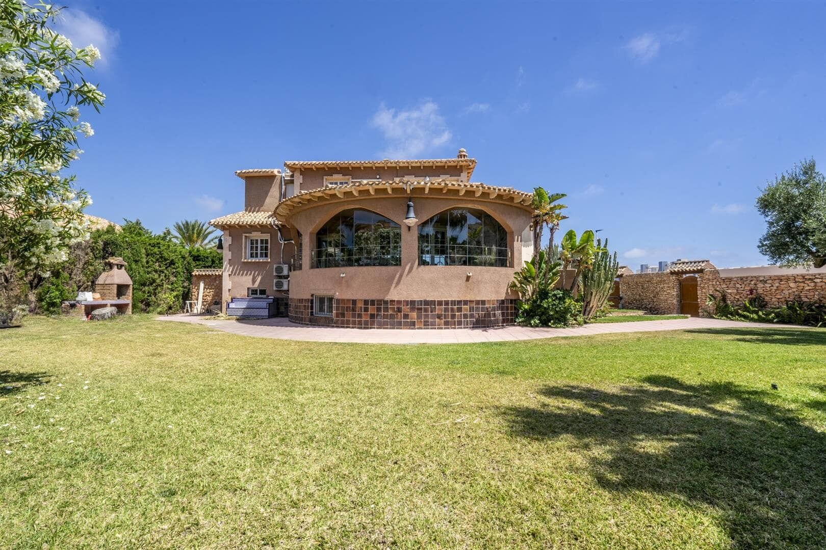 6-Bedroom Villa in La Manga del Mar Menor - Image 38