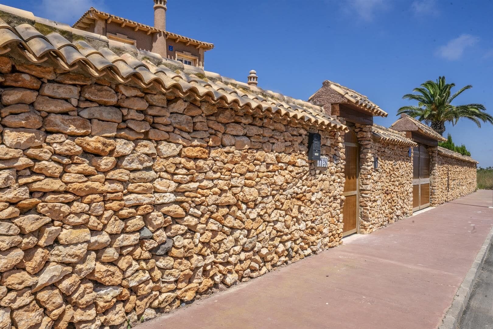 6-Bedroom Villa in La Manga del Mar Menor - Image 39