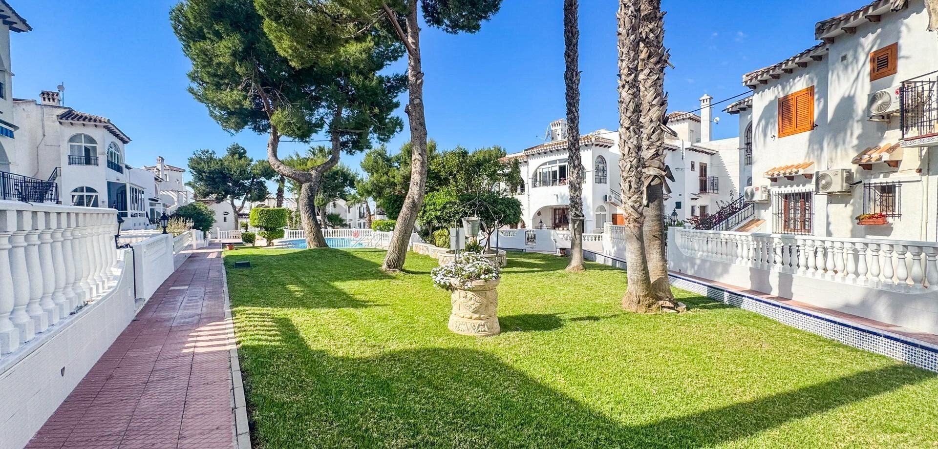 Bungalow z 2 Sypialniami w Torreblanca, Torrevieja - Image 16