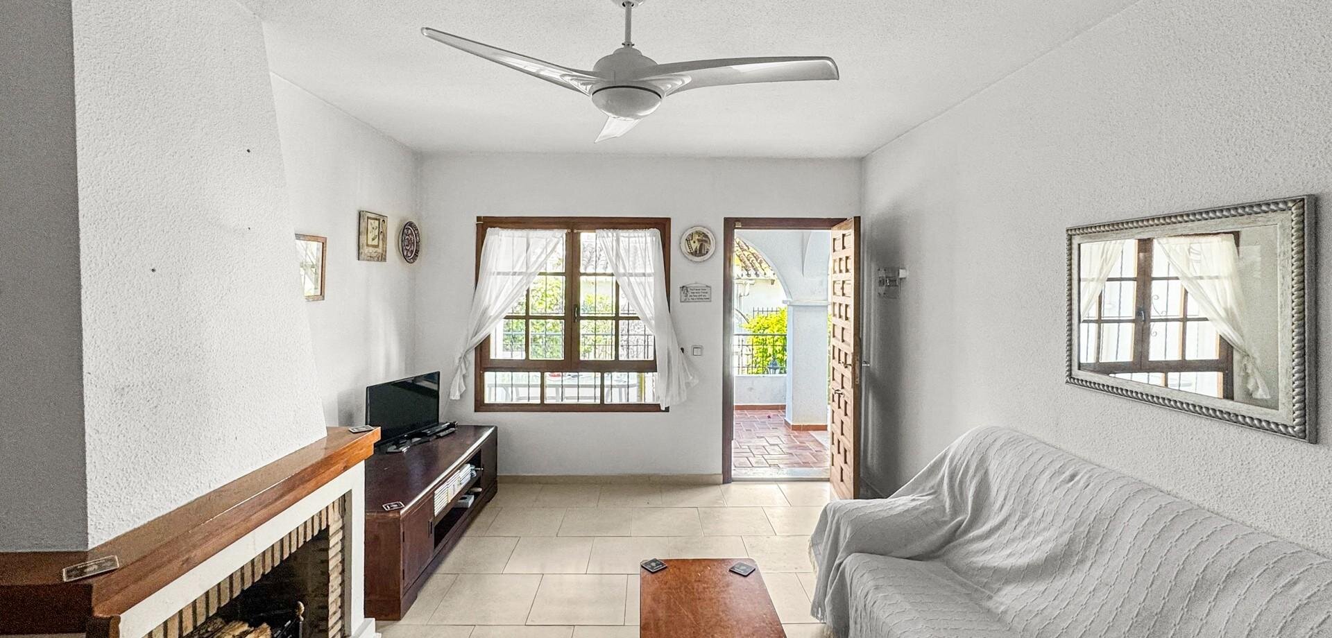 Bungalow z 2 Sypialniami w Torreblanca, Torrevieja - Image 19