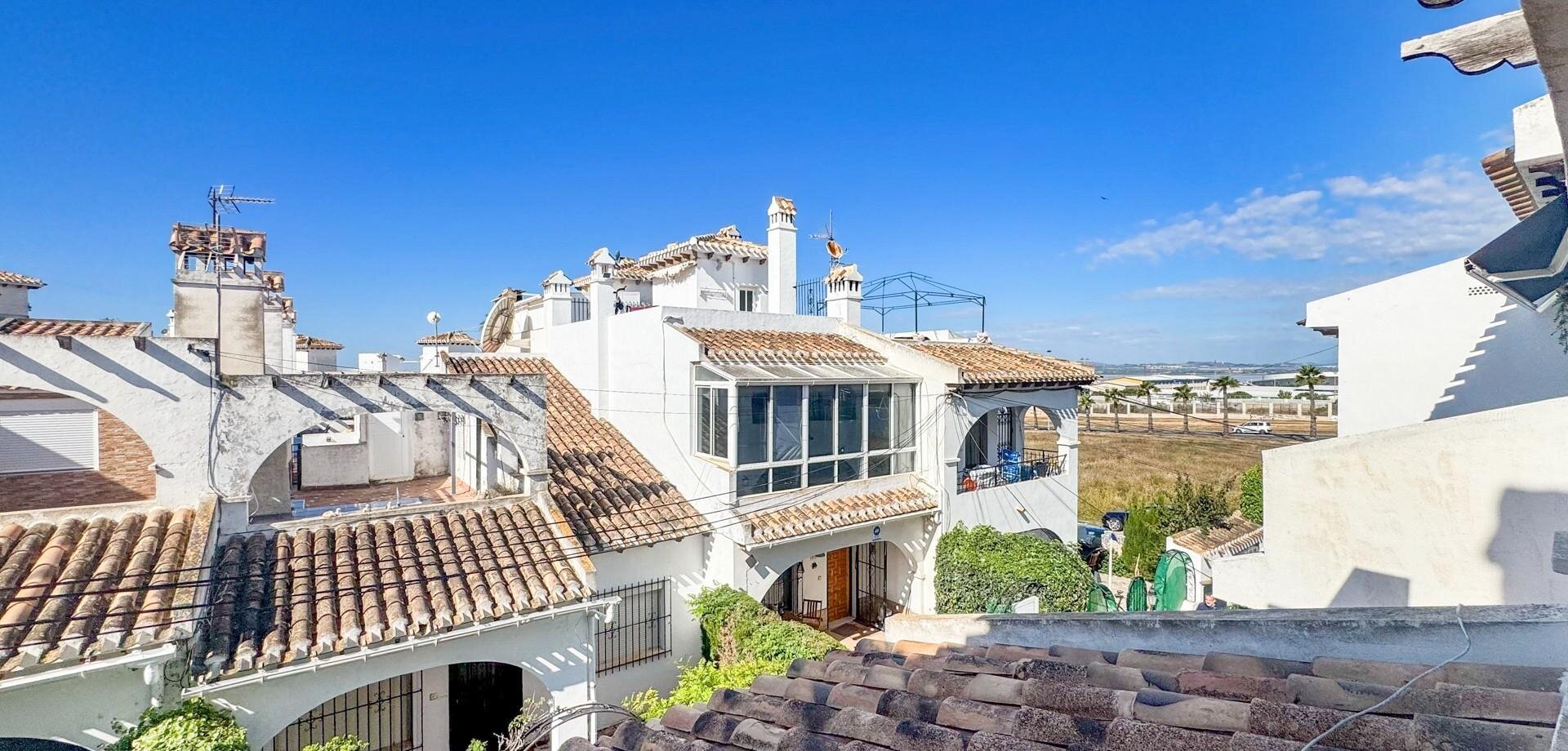 Bungalow z 2 Sypialniami w Torreblanca, Torrevieja - Image 4