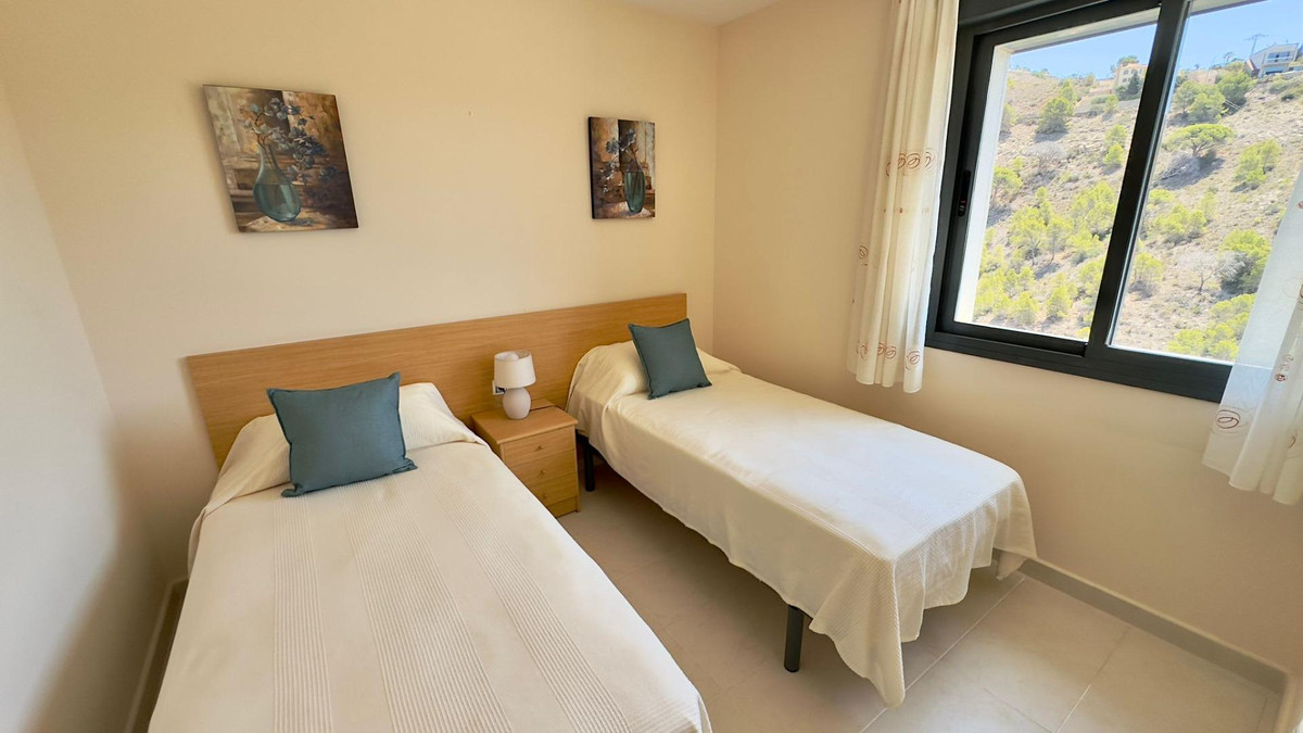 2-Bedroom Middle Floor Apartment in Benidorm | Sunny Cas... - Image 13