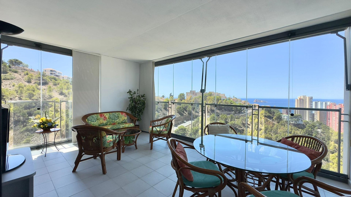 2-Bedroom Middle Floor Apartment in Benidorm | Sunny Cas... - Image 15