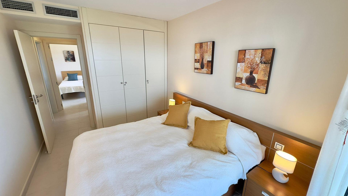 2-Bedroom Middle Floor Apartment in Benidorm | Sunny Cas... - Image 18