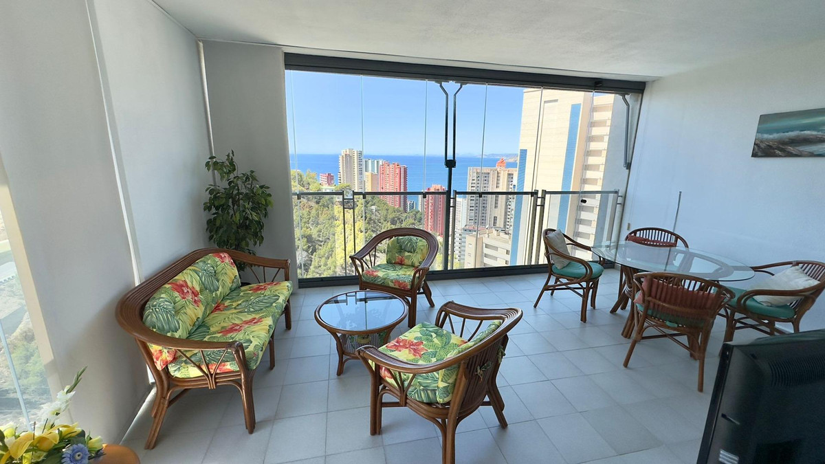 2-Bedroom Middle Floor Apartment in Benidorm | Sunny Cas... - Image 19