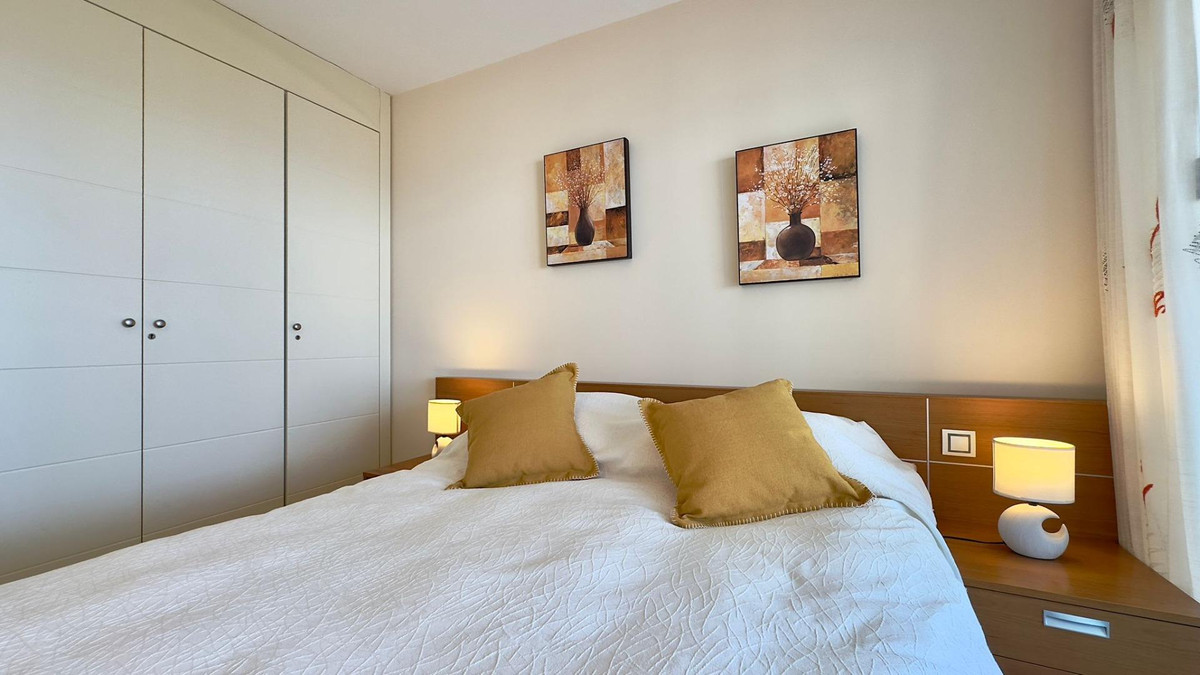 2-Bedroom Middle Floor Apartment in Benidorm | Sunny Cas... - Image 20