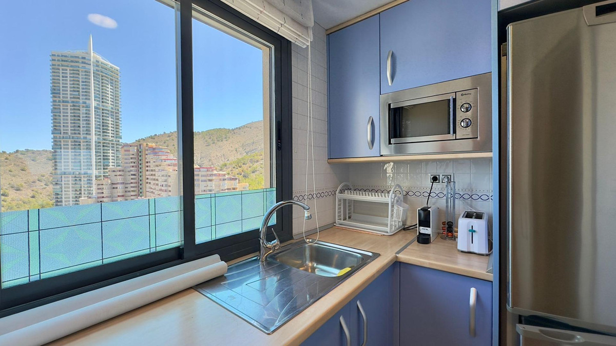 2-Bedroom Middle Floor Apartment in Benidorm | Sunny Cas... - Image 22