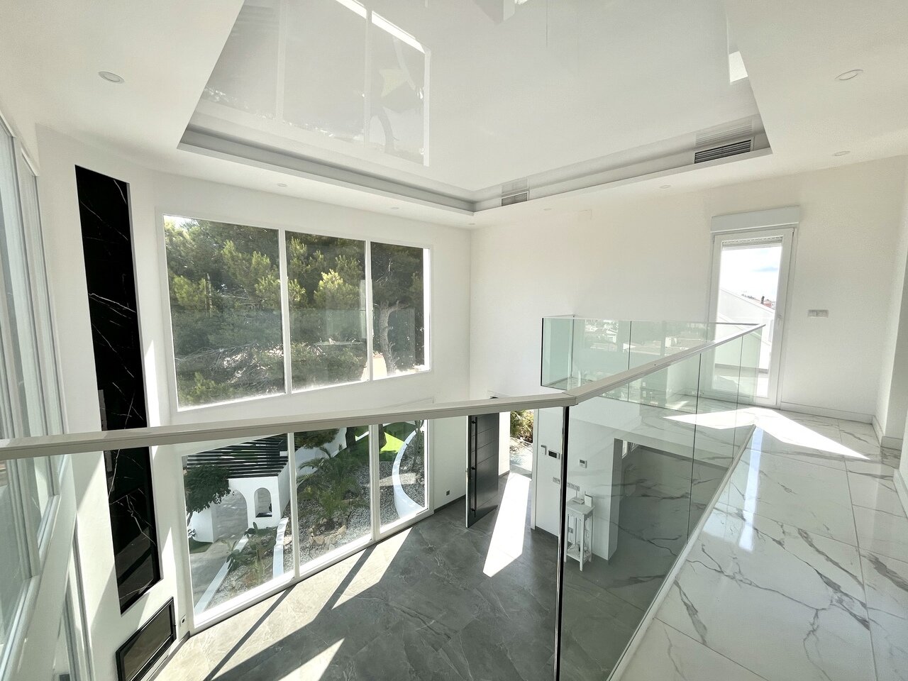 6-Bedroom Villa in La Siesta, Torrevieja - Image 22