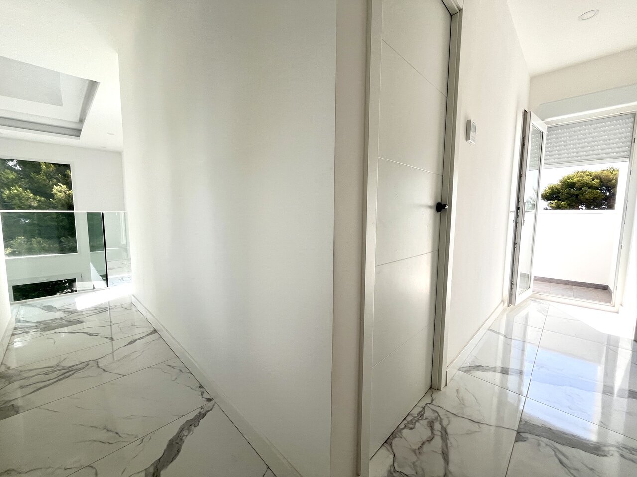 6-Bedroom Villa in La Siesta, Torrevieja - Image 23