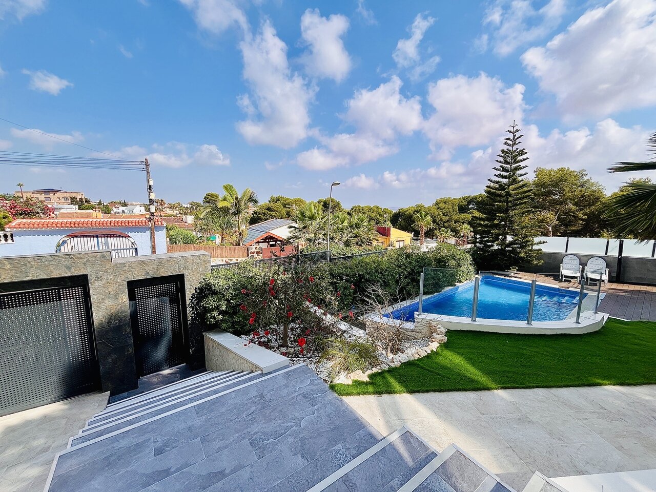 6-Bedroom Villa in La Siesta, Torrevieja - Image 27