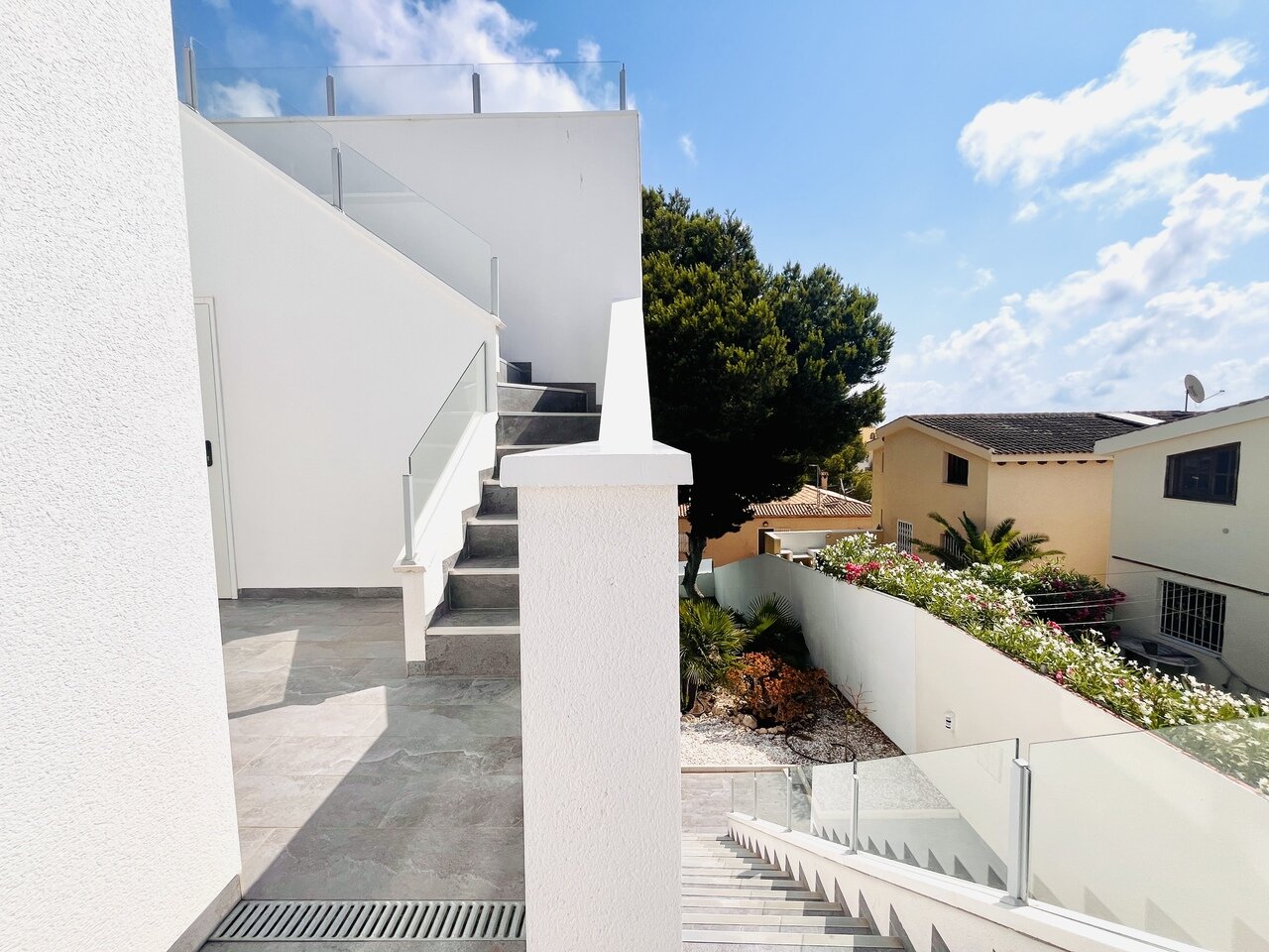 6-Bedroom Villa in La Siesta, Torrevieja - Image 31
