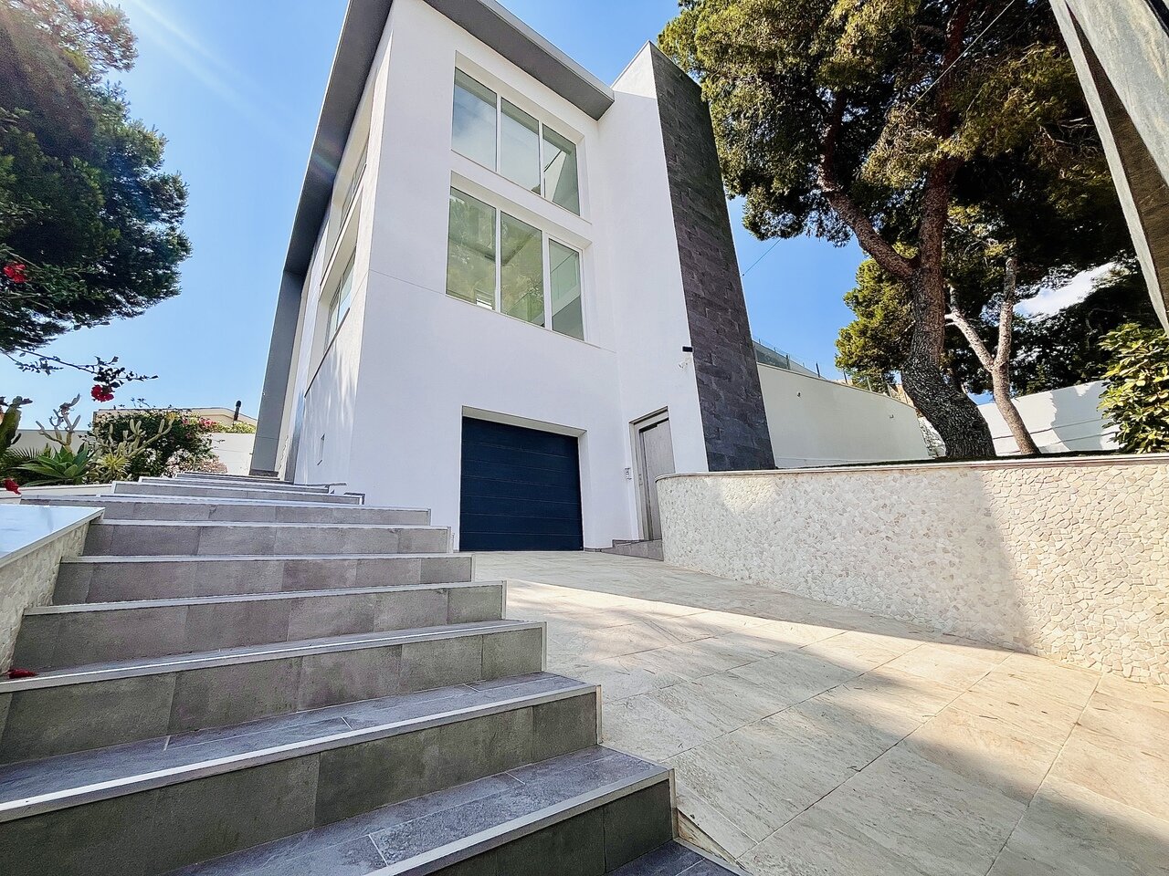 6-Bedroom Villa in La Siesta, Torrevieja - Image 37